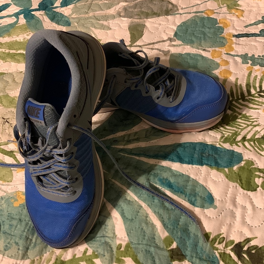 Nike Dual Fusion sneaker